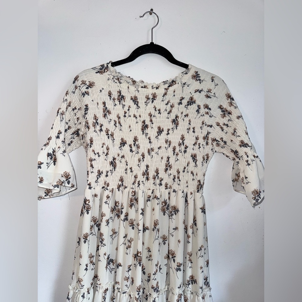 JESSAKAE The Wandering Willoughby Tiered Smocked Midi Dress in Cream Size L - Picture 4 of 12